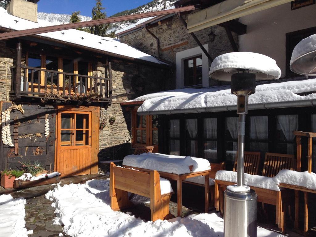 Hotel Can Borrell Meranges Экстерьер фото